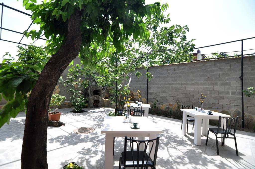 Flamingo Group Hotel Tbilisi Exterior photo