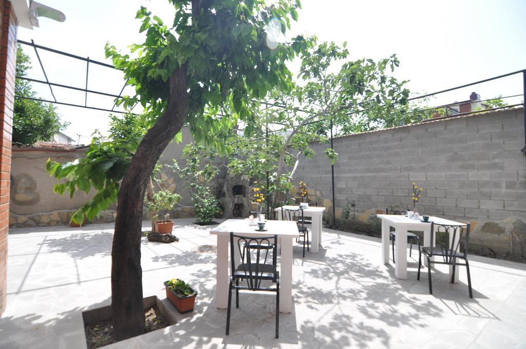 Flamingo Group Hotel Tbilisi Exterior photo
