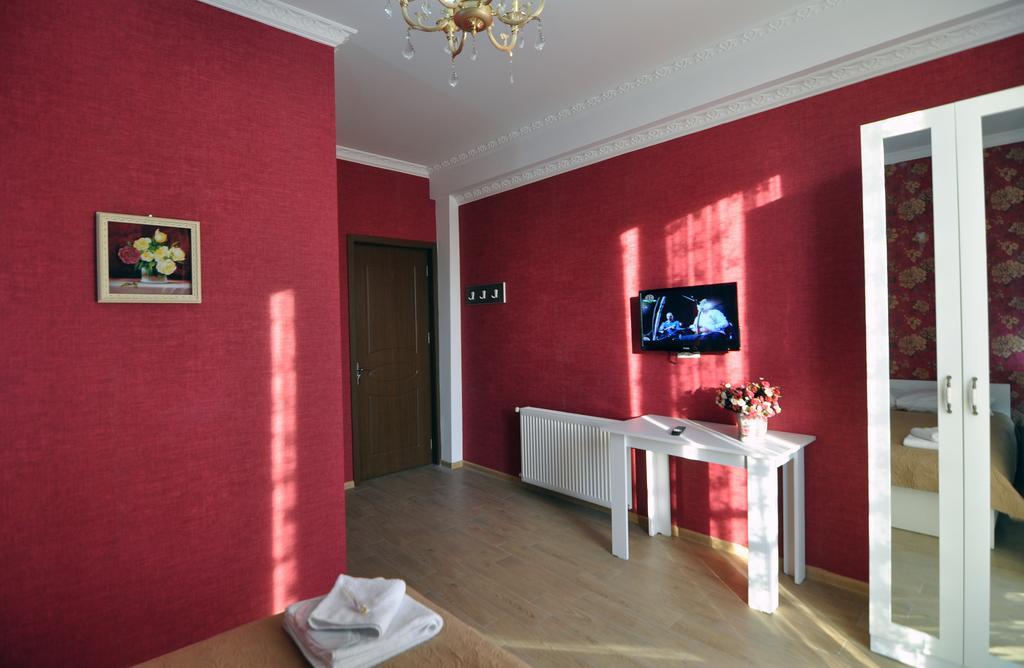 Flamingo Group Hotel Tbilisi Exterior photo