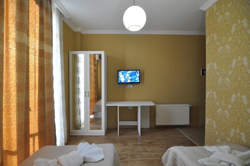 Flamingo Group Hotel Tbilisi Exterior photo